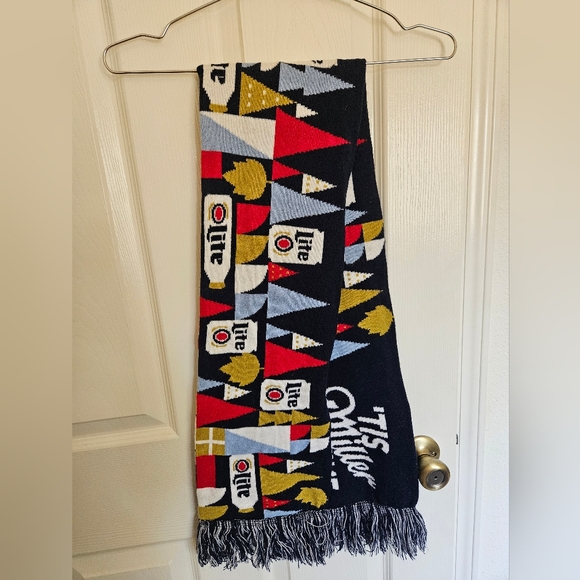 Miller Scarf - Picture 1 of 2
